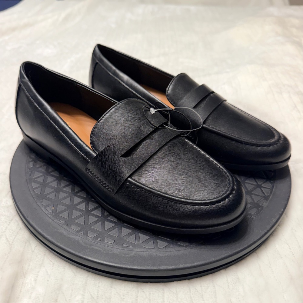 NEW Kensie Gitty Black Penny Loafers Women 8.5M Slip On Flat Shoes Preppy